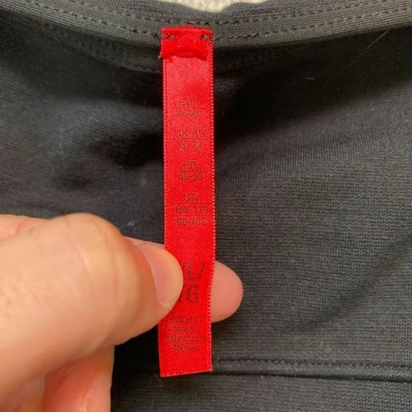 SPANX Black Textured Panel Leggings. Size XL - Picture 3 of 7